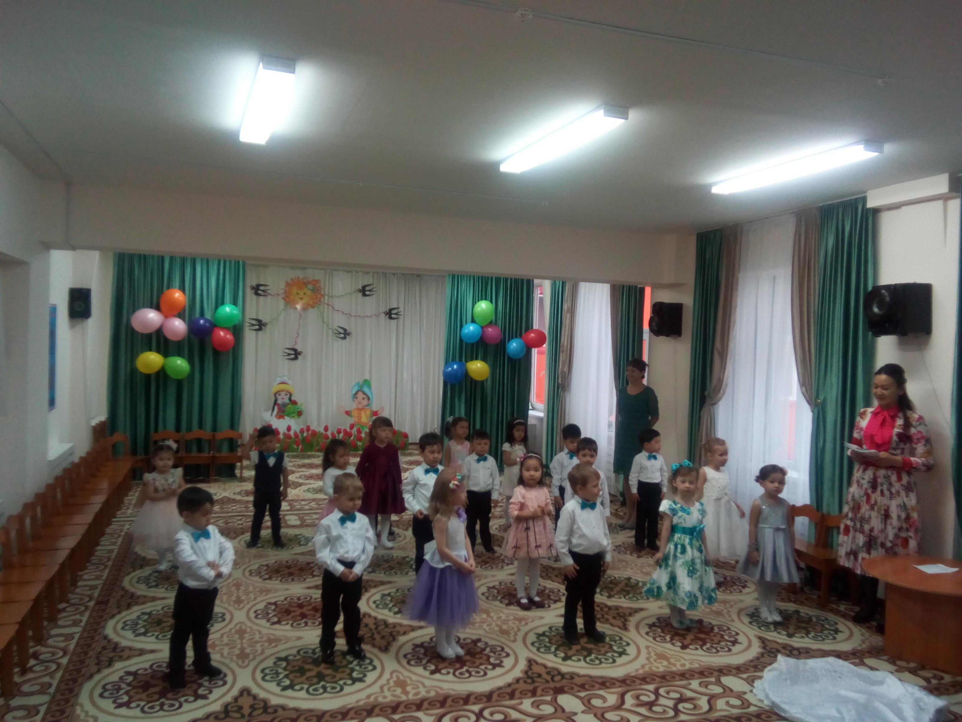 "Подарки весны", группа "Цветочки"